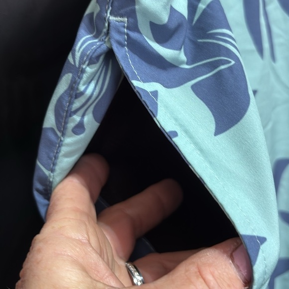 Quicksilver Boxer Lined, 2 front pockets, 1 Velcro elastic drawstring waist,swim - Picture 6 of 9